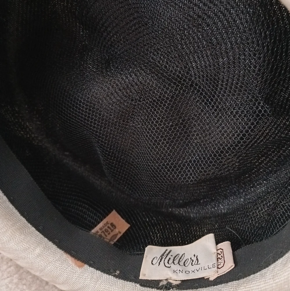 RARE AND STUNNING VINTAGE 1930S/ 40S BLACK STRAW HAT W/ VTG FLORALS AND FRUIT !